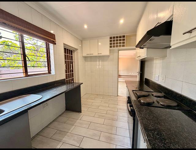 3 BEDROOM TOWNHOUSE FOR SALE IN FOURWAYS